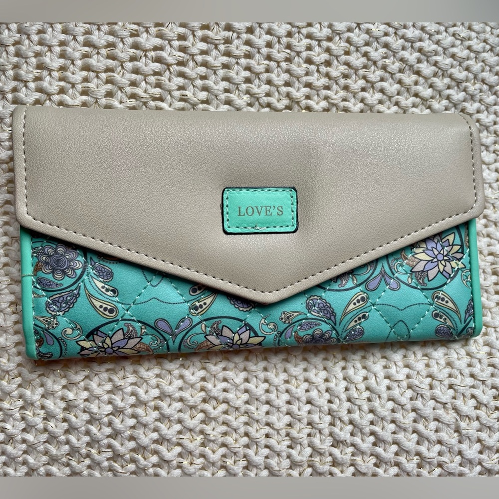 🆕 LOVE’S Wallet